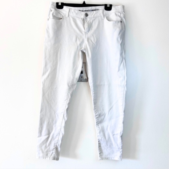 Celebrity Denim - CELEBRITY optic white jeans- size: 11